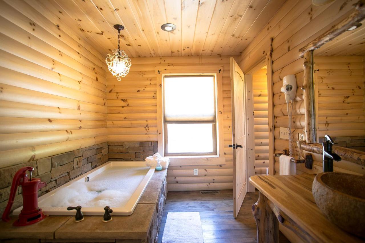 ברלין Water Lily Cabin By Amish Country Lodging מראה חיצוני תמונה
